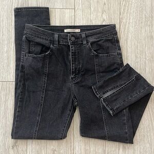 721 High Rise Skinny Black Levi Jeans with Ankle Slits 
Women’s Size 30W 30L